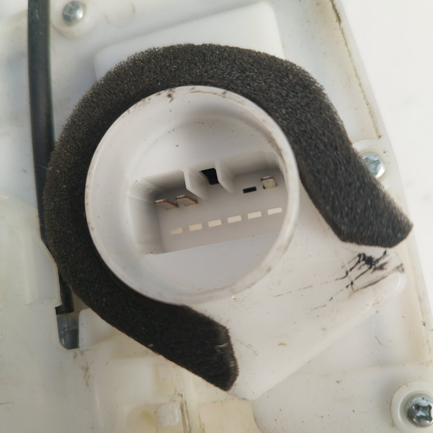 Rear left lock Fiat 16 2012 3 pin code 82302-79j12 ecoAC3068