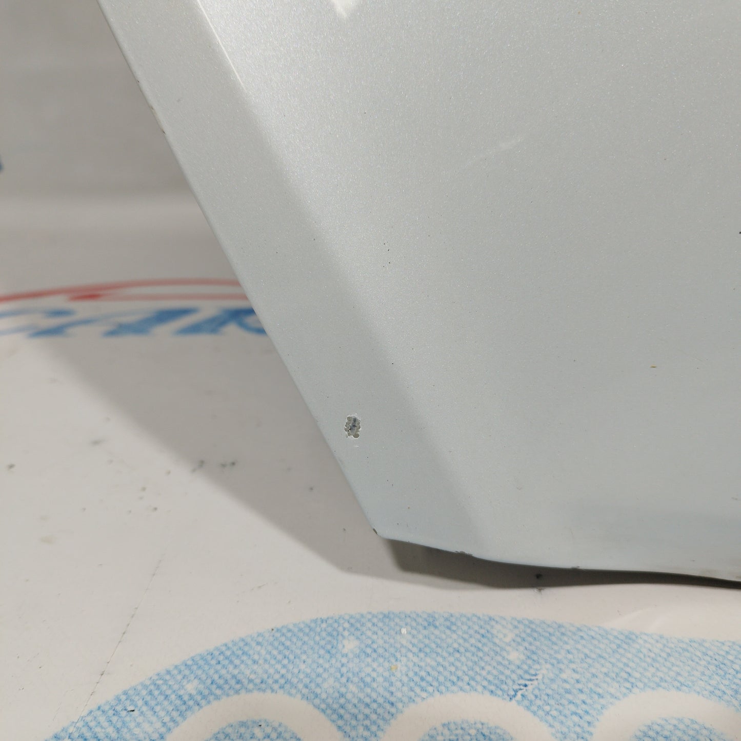 White tailgate Suzuki Swift 2011 ecoAC3160