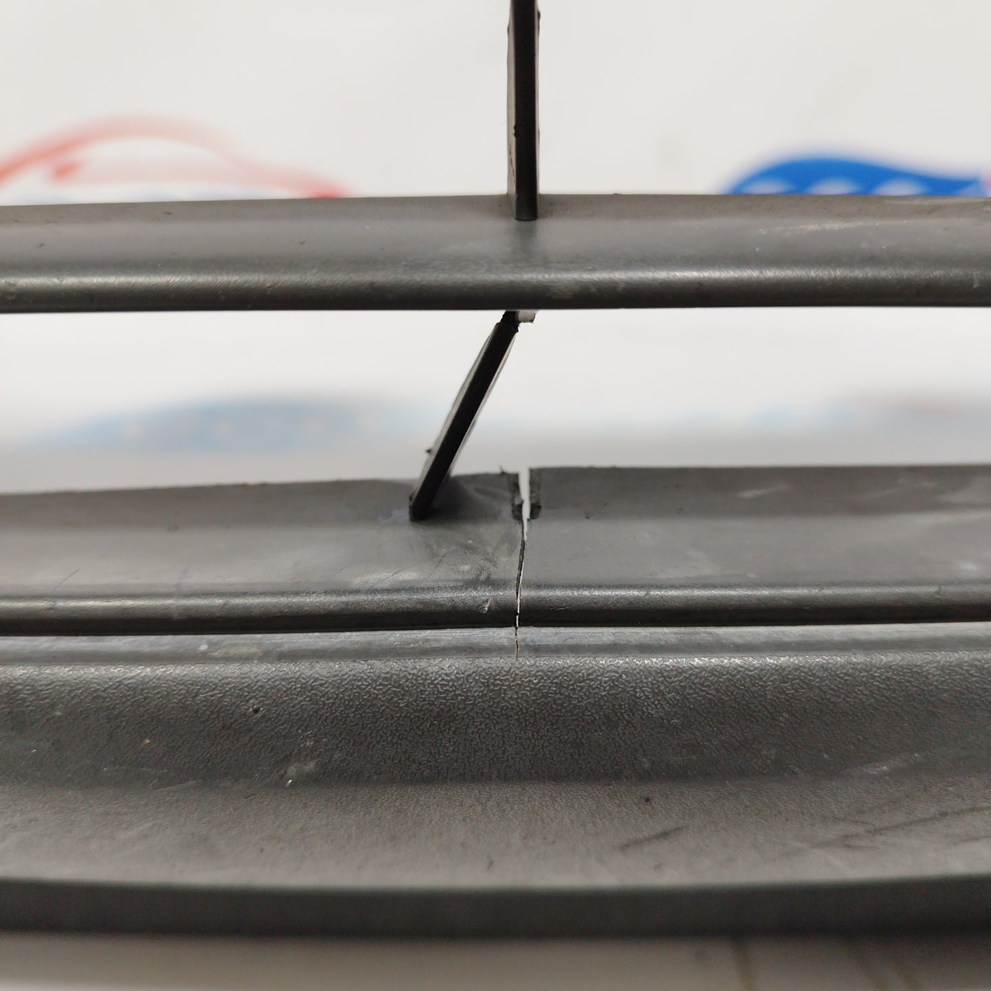 Paraurti anteriore grigio argento Ford Fiesta 2004 ecoAC3274