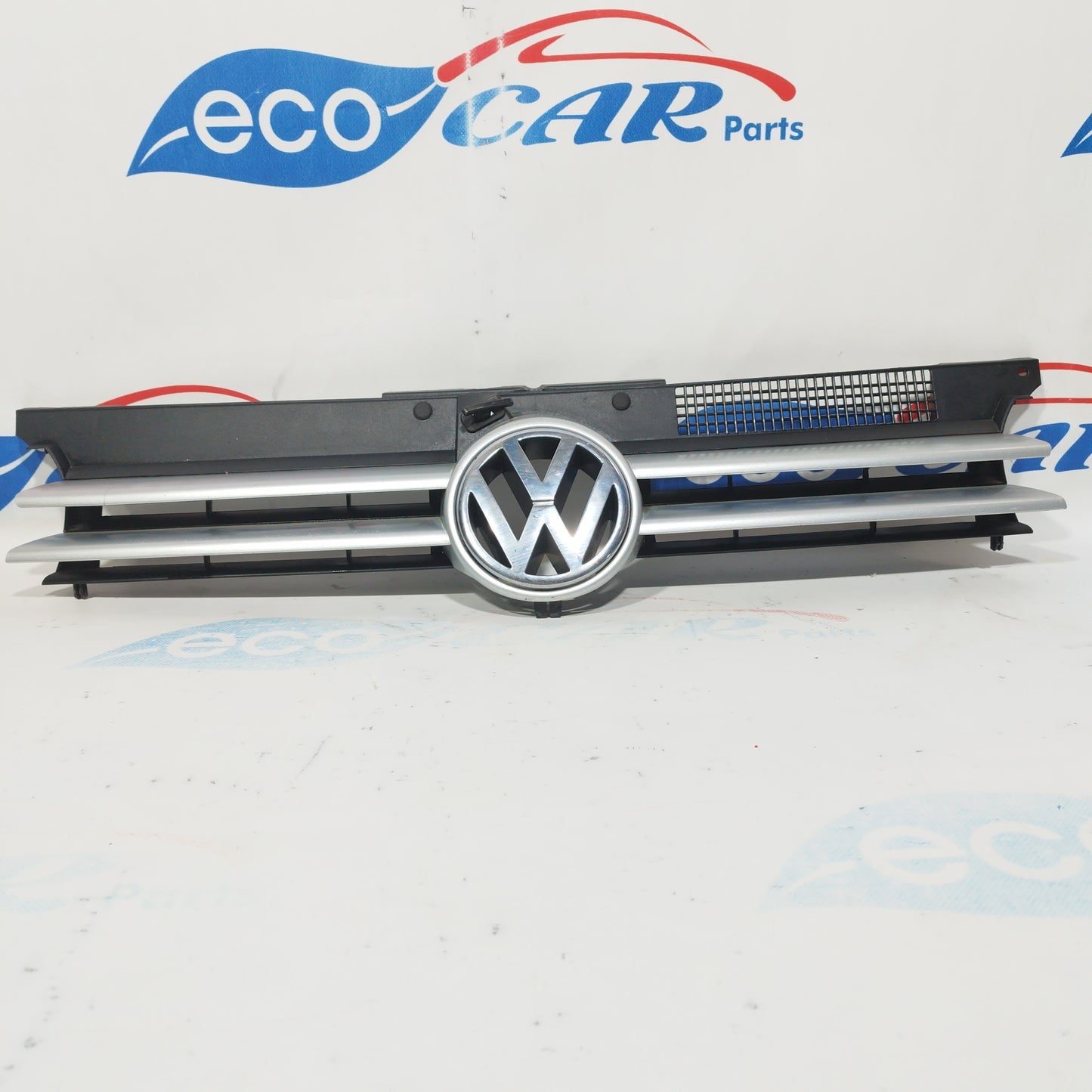 Volkswagen Golf 4 2004 silbergrauer Kühlergrill Code 1j0853655G ecoac3597
