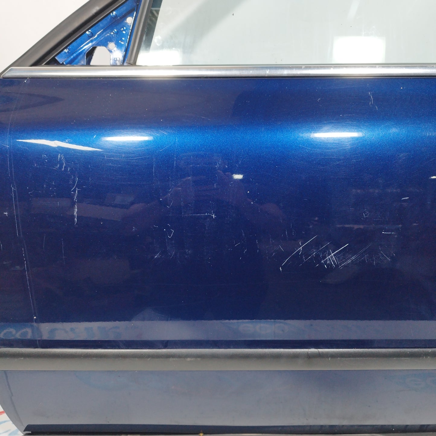 Midnight blue left front door Volkswagen Passat 2004 ecoAC3615