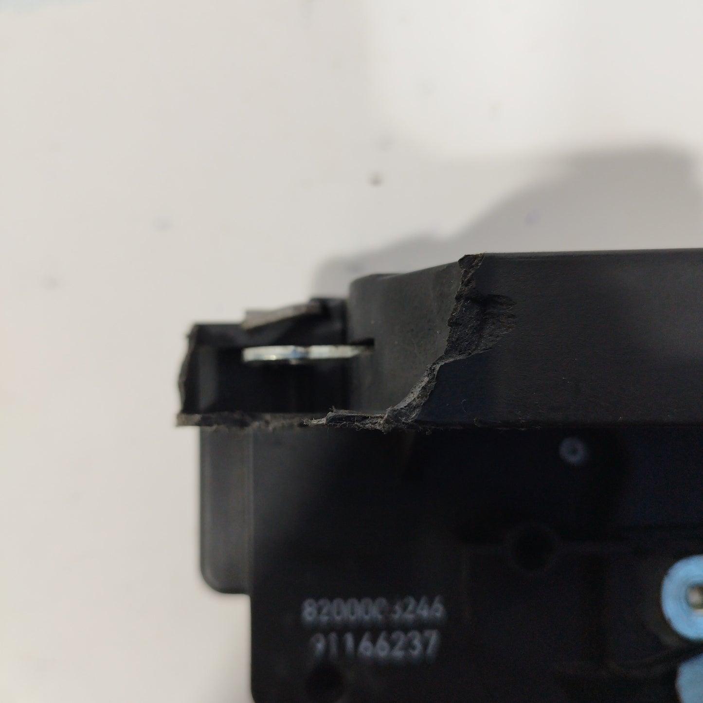 Serratura anteriore sx Renault Trafic/Opel Vivaro 2005 8 pin codice: 91166237 ecoAC3641