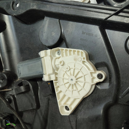 Left front panel rack Mercedes GLA 2014 code: 928353-103 ecoAG1520