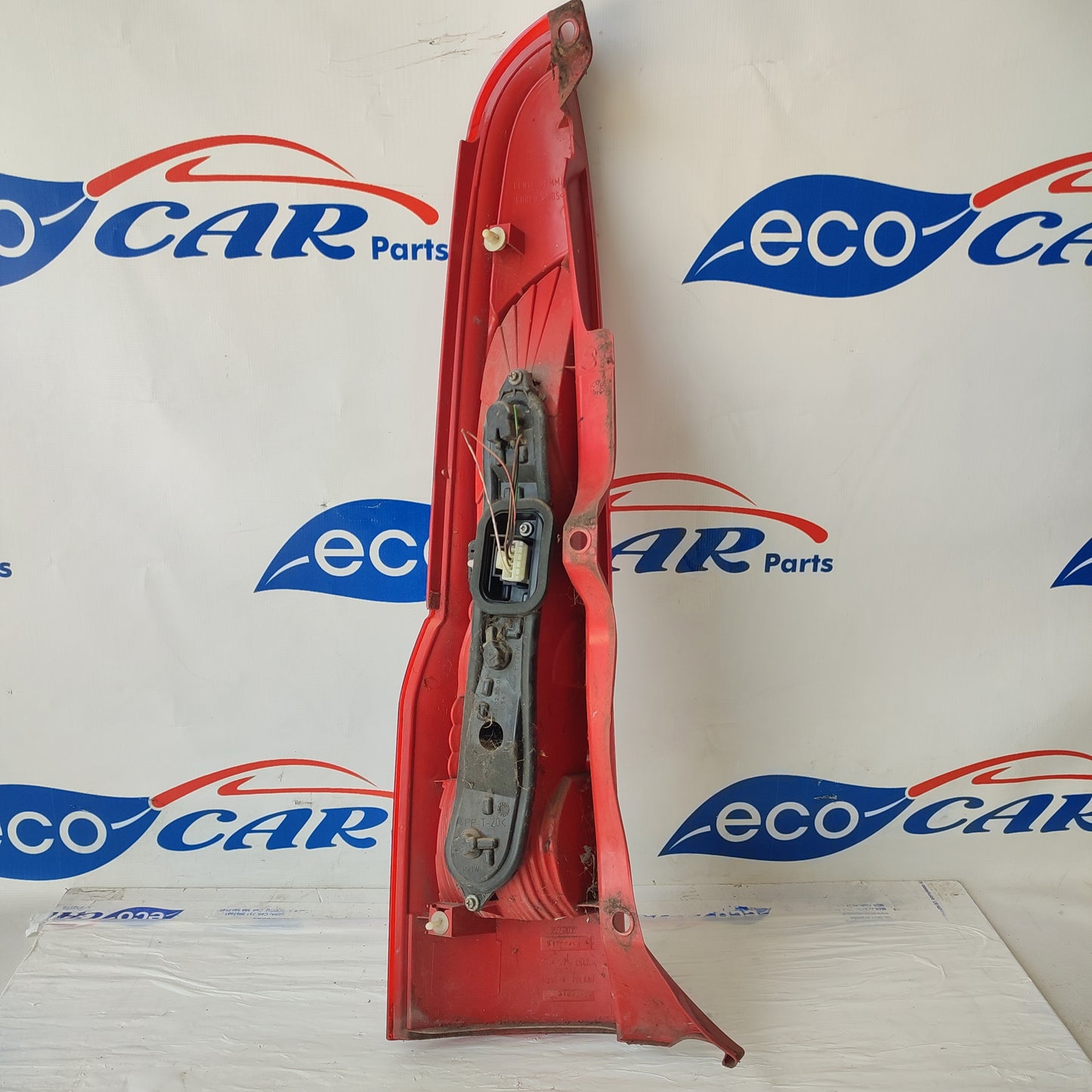 Right rear light Fiat Panda 2006 red background ecoAG1591