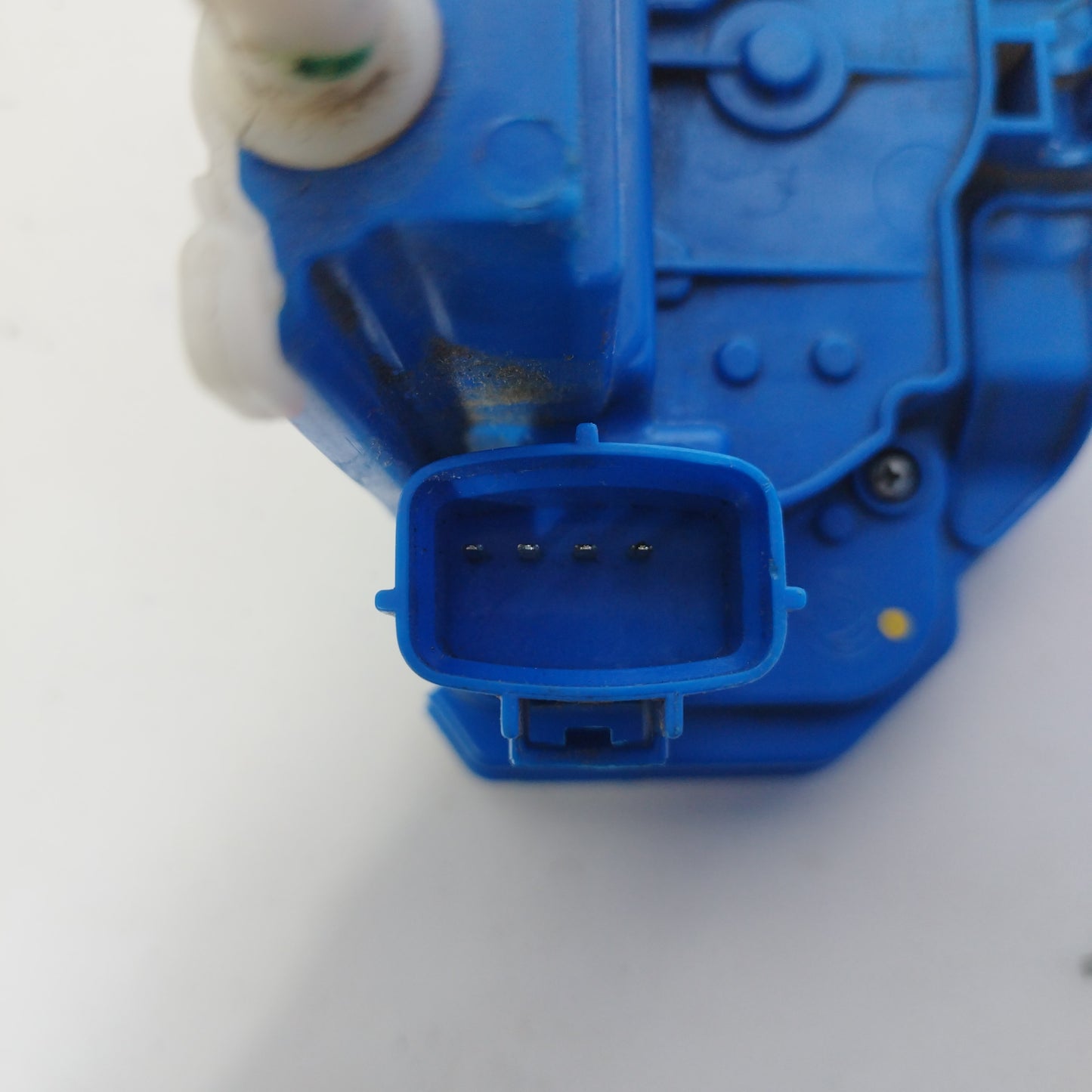 Fiat 500L 2012 4-poliger Türschloss-Code vorne rechts: 51930016 ecoAC3982