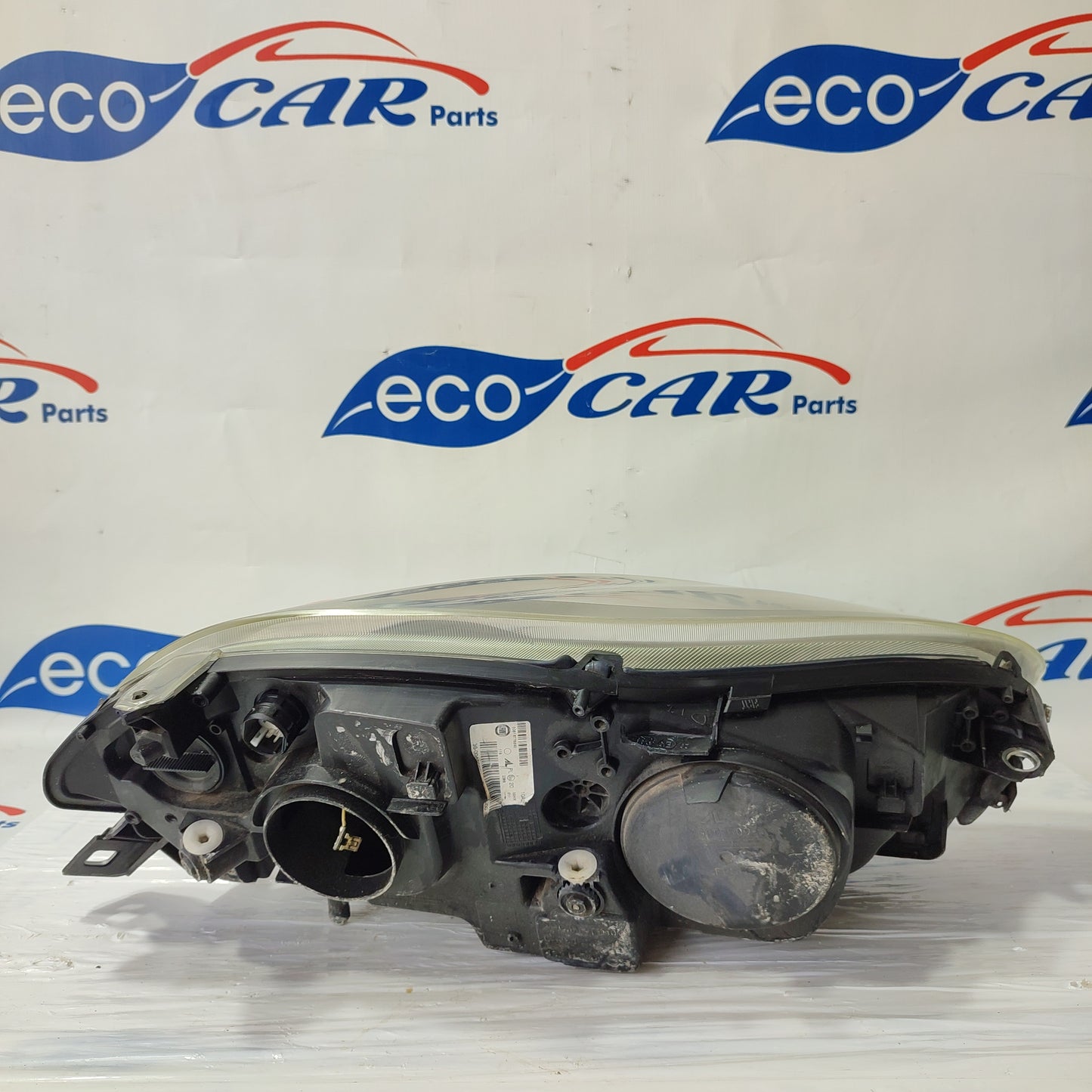 Fanale anteriore sx Fiat bravo fondo nero freccia bianca ecoAG1727