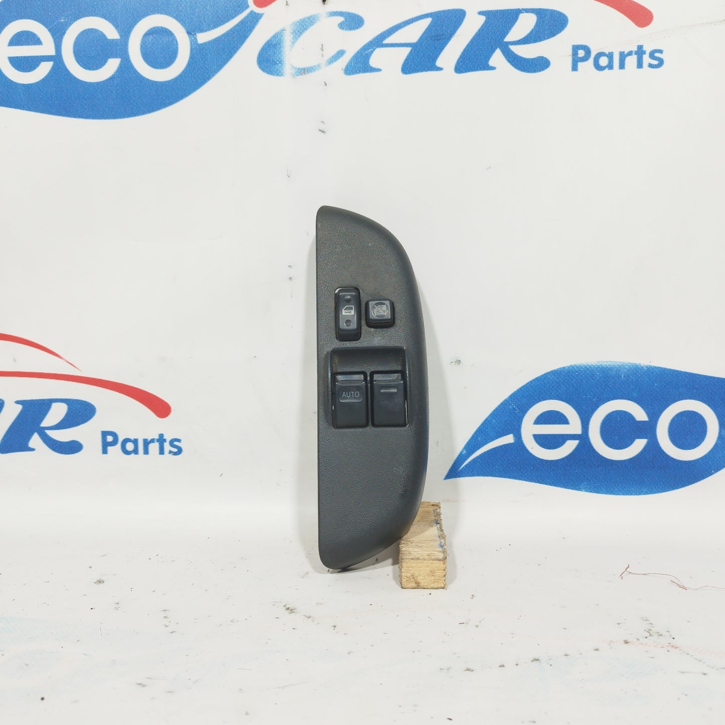 Pulsantiera anteriore sx Toyota Yaris Verso 2006 codice: 84820-52170 ecoAC4172