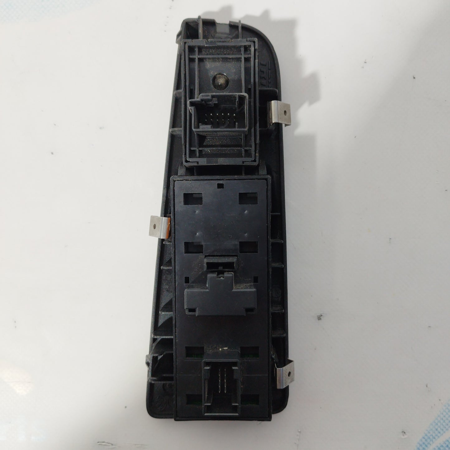 Pulsantiera anteriore sx 4 tasti Lancia Delta 2012 codice: 735474931 ecoAC4237