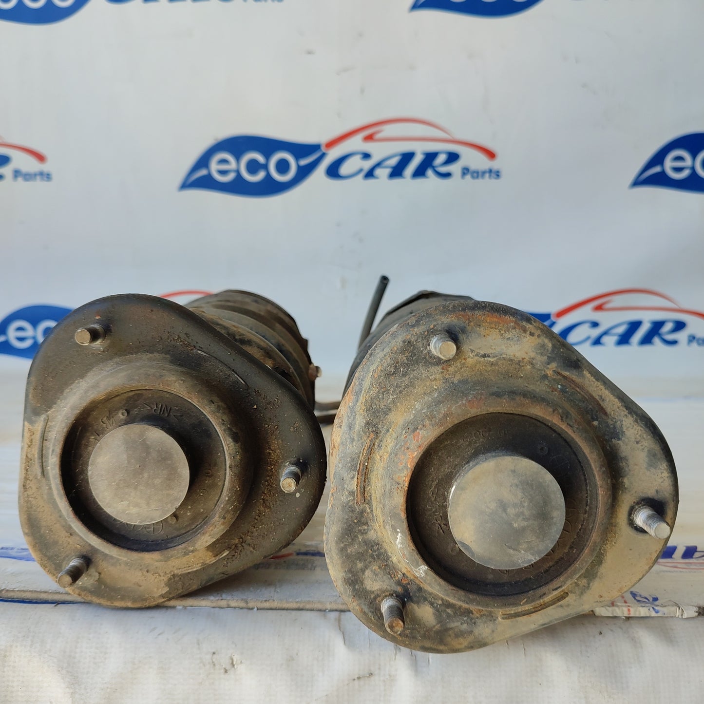 Daihatsu Terios 1.3 Benzin-Stoßdämpfer vorne, Teilenummer: 48510-87408-b ecoAG2147