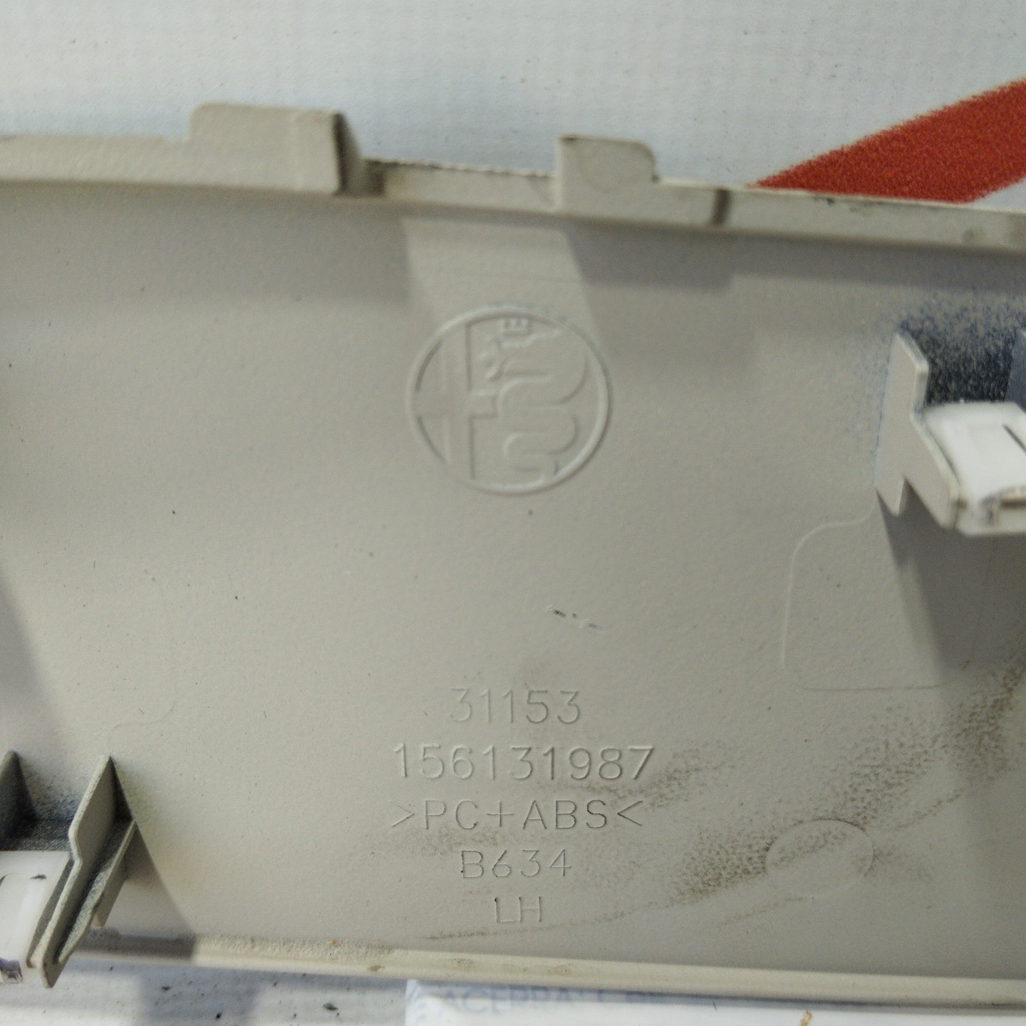 Left molding Central tunnel Alfa Romeo Stelvio 2018 beige cod. 156131987 ecoAG2276