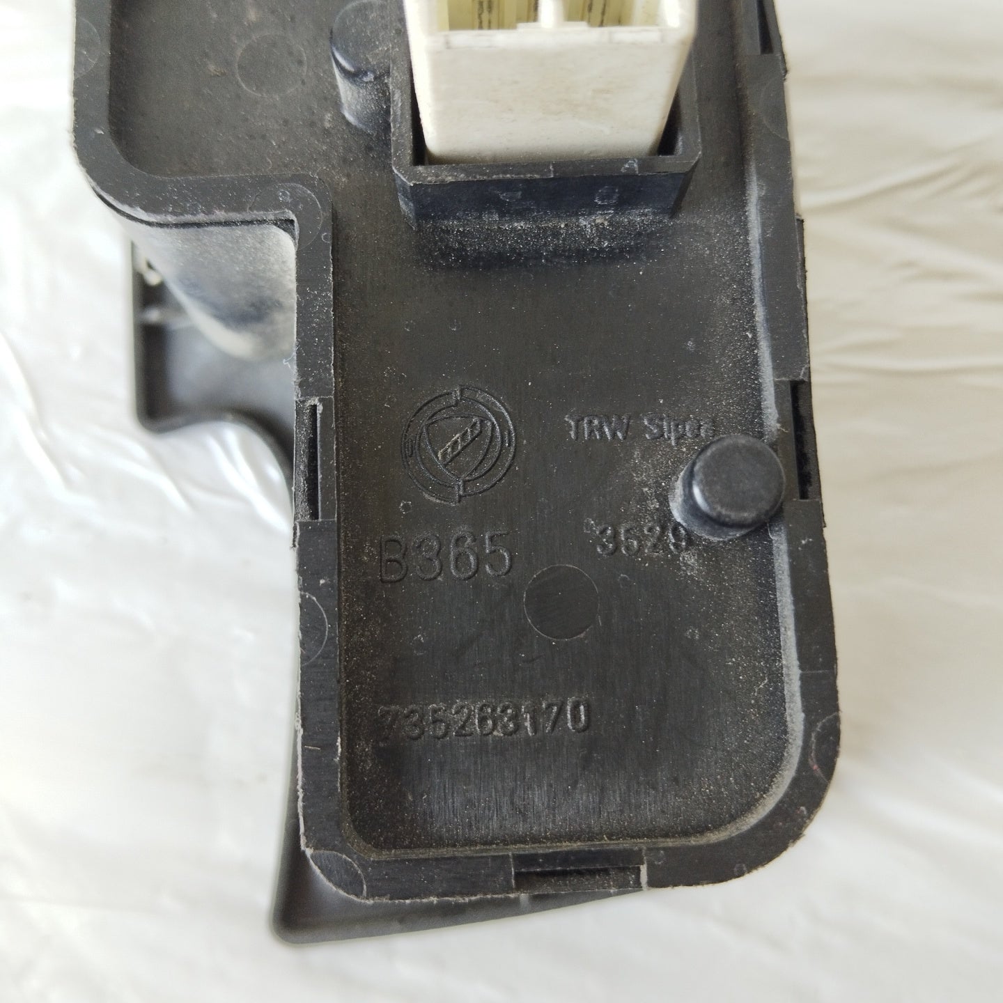 Pulsantiera anteriore dx Alfa Romeo 147 cod: 735263170 ecoAG2320