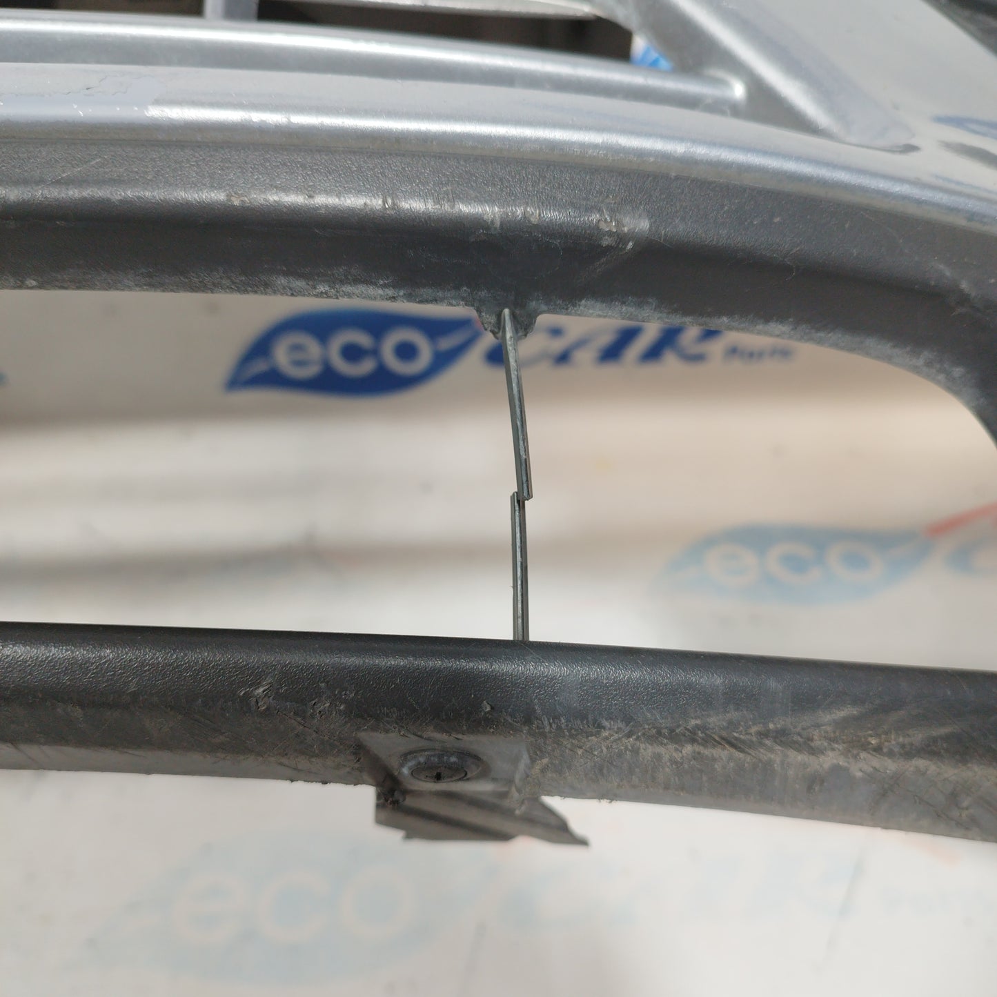 Medium gray front bumper Ford Focus 2005 ecoAC4544