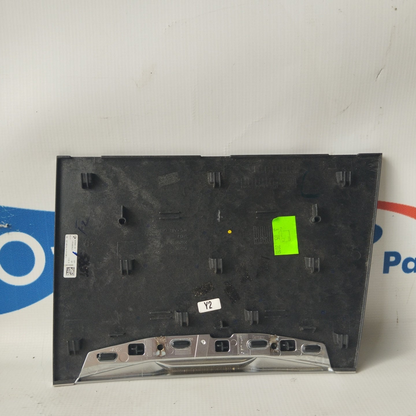 BMW 3er xDrive 2020 ecoAG2376 Deckel des Ablagefachs in der Mittelkonsole