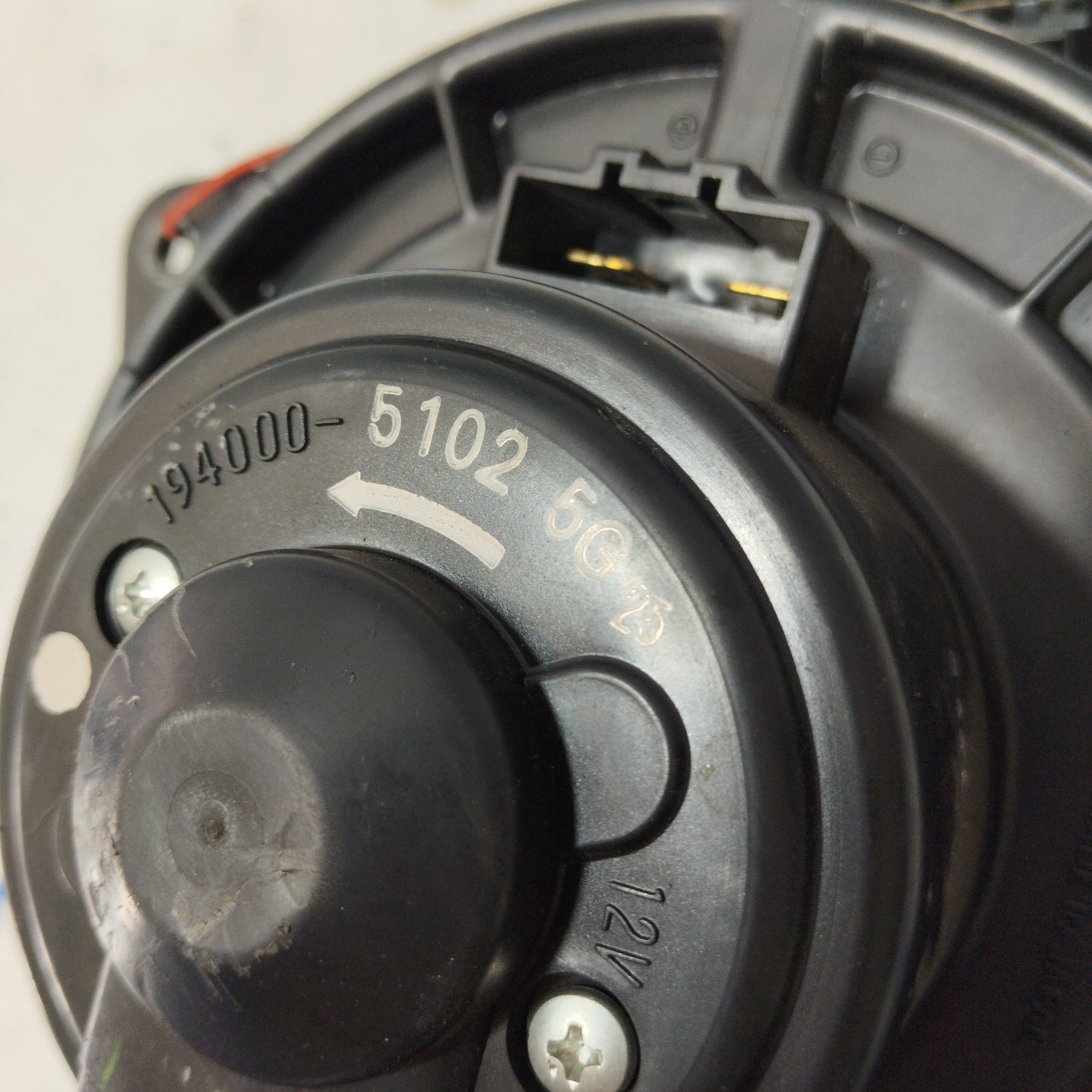 Mitsubishi Pajero 3.2 D 2005 Fahrgastraumheizungslüfter Teilenummer 194000-512 ecoAG2531