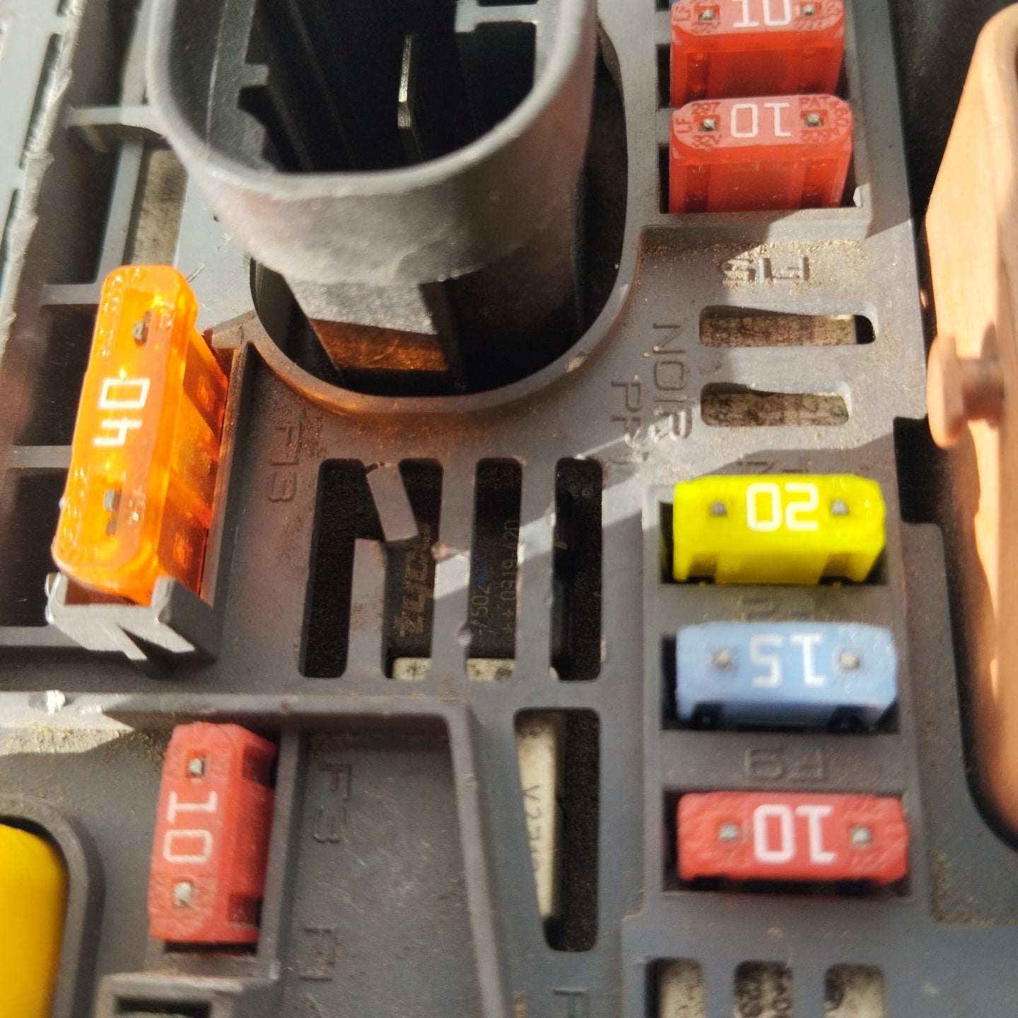 BSM control unit Citroen C5 2010 code: 9664705980 R02 ecoAG2596