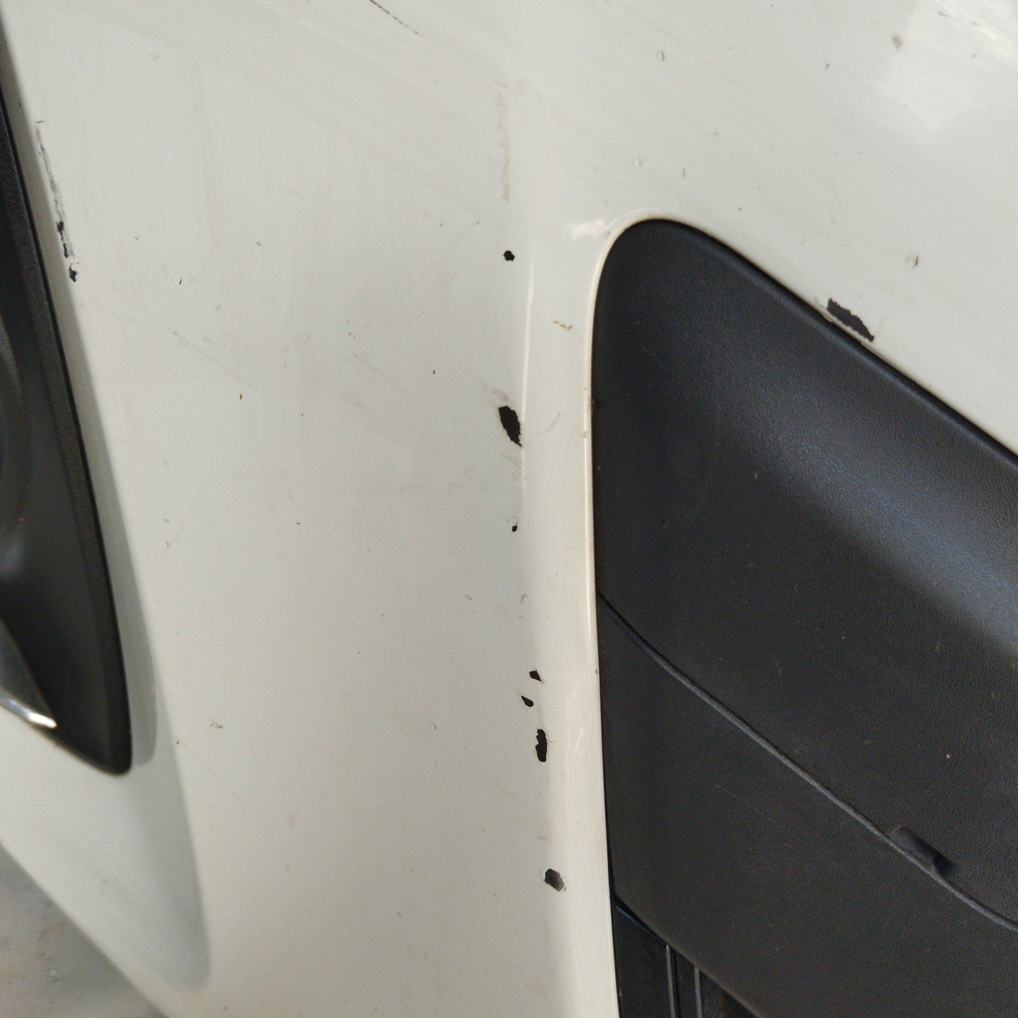 Paraurti anteriore bianco Opel Corsa D 2012 5 Porte ecoAG2609