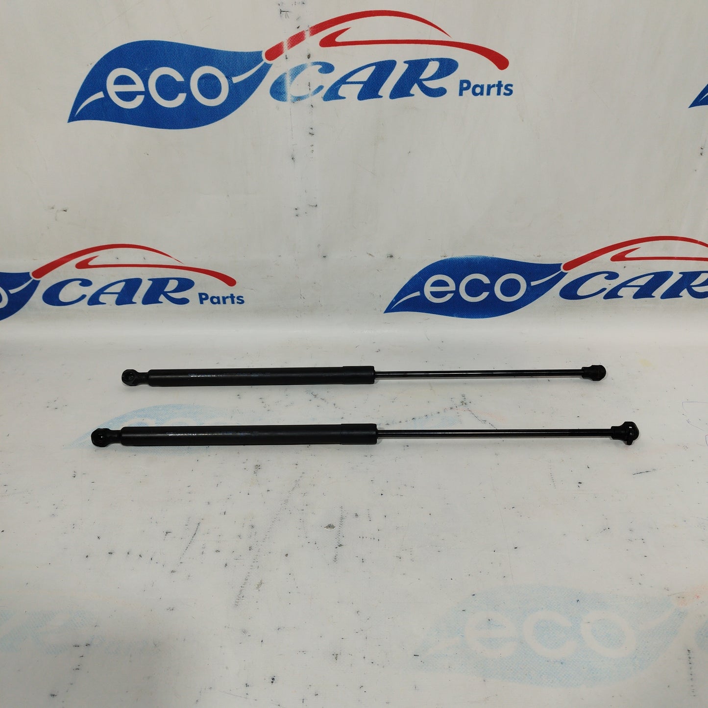 Dacia Logan 2014 tailgate shock absorbers / pistons code: 904527457r ecoAC4816