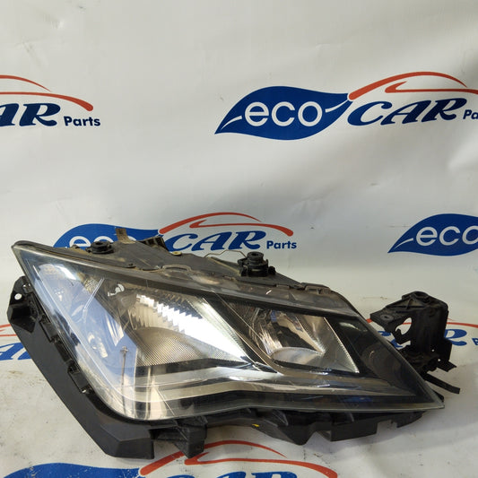 Fanale anteriore dx Seat Leon 2016 ecoAG2618