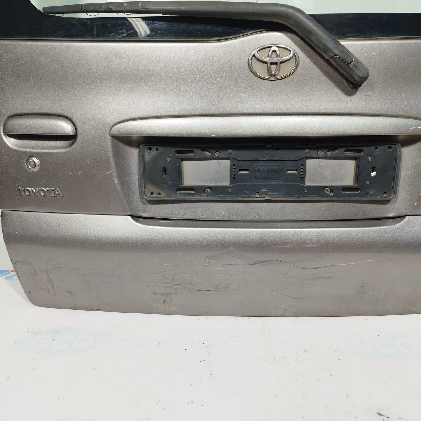 Dark gray tailgate Toyota Yaris Verso 2005 ecoAC4901