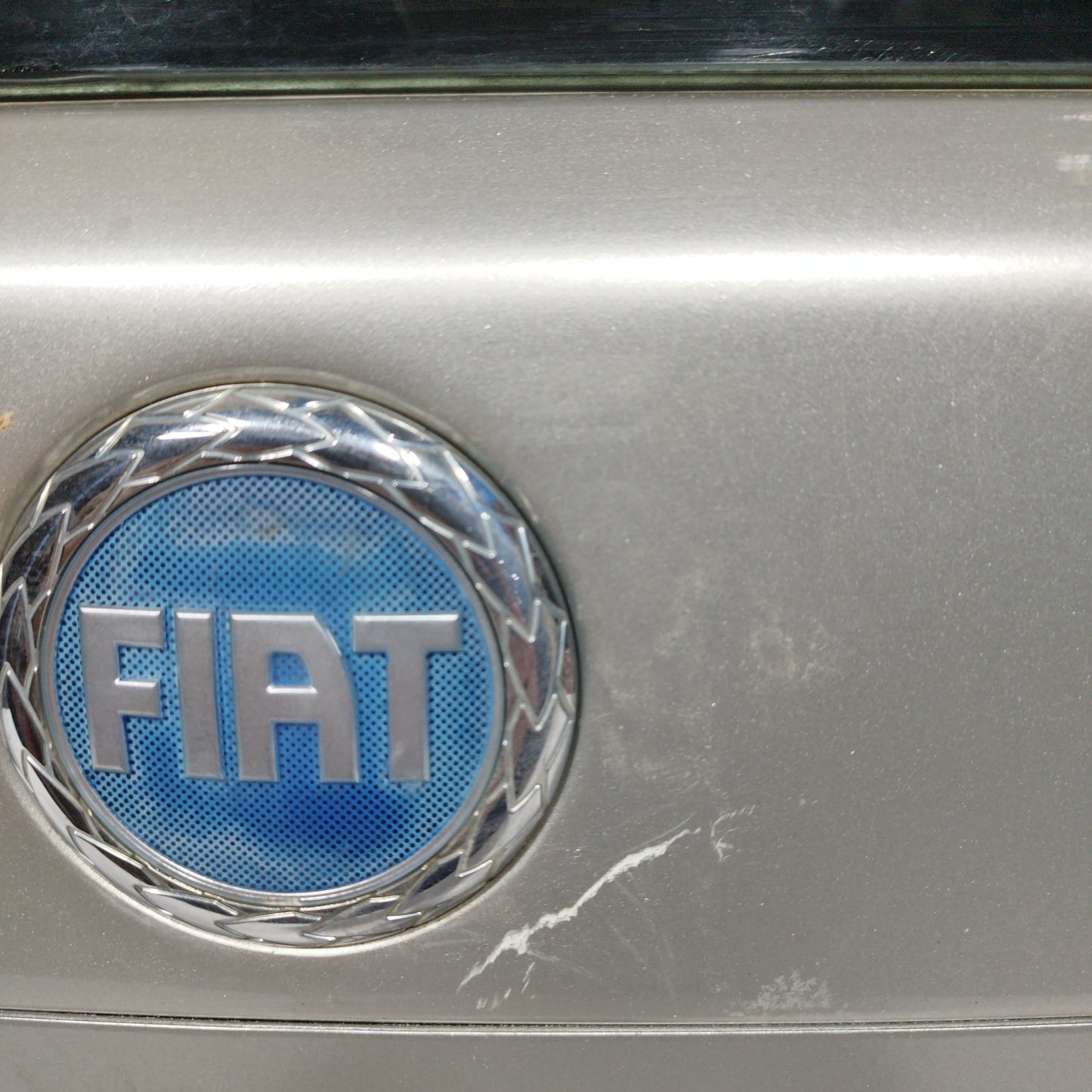 Silver gray tailgate Fiat Idea 2005 ecoAC4943