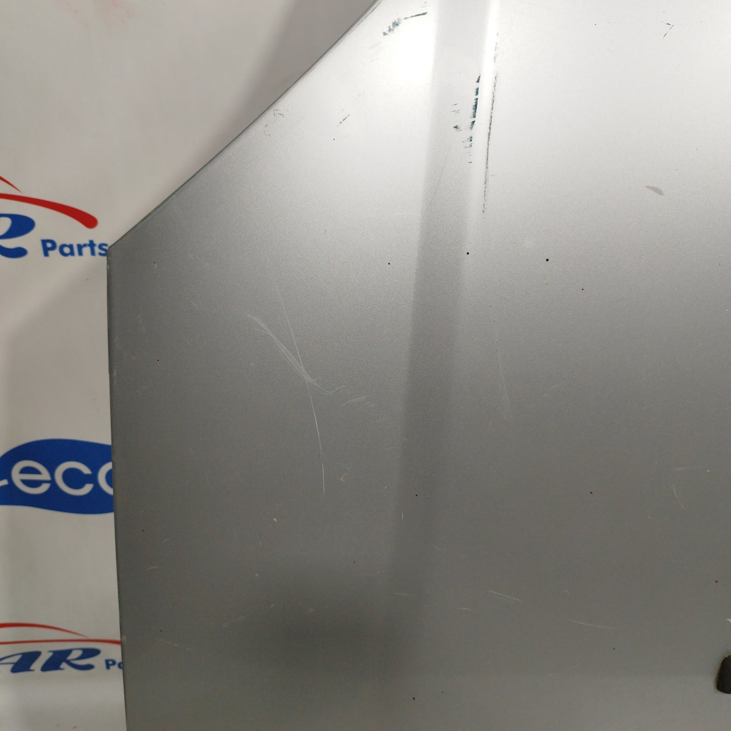 Silver gray bonnet Ford Fusion 2004 ecoAC4960