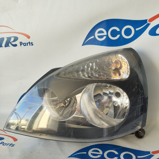 Renault Clio 2004 linker Frontscheinwerfer, schwarzer Hintergrund, ecoAG2772