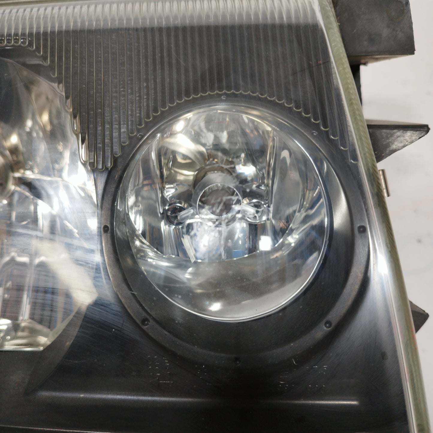 Fanale anteriore dx Nissan Terrano 2002 codice: 964212 ecoAC5254