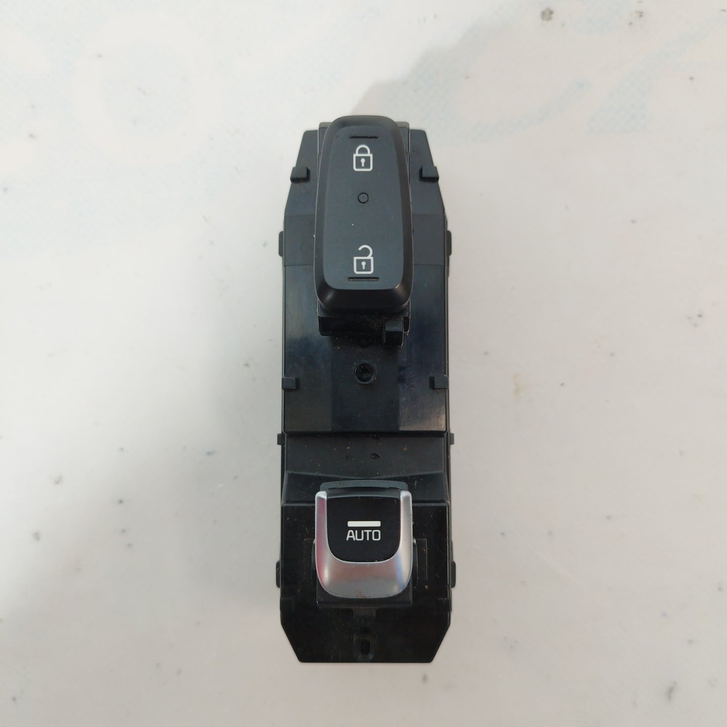 Pulsantiera anteriore dx Kia Sportage 2018 codice: 93575-F1050 ecoAC5409