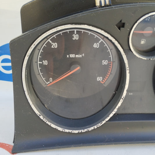 Opel Zafira B 1.9 CDTI Instrumententafel-Code: 13225988 ecoAG3060