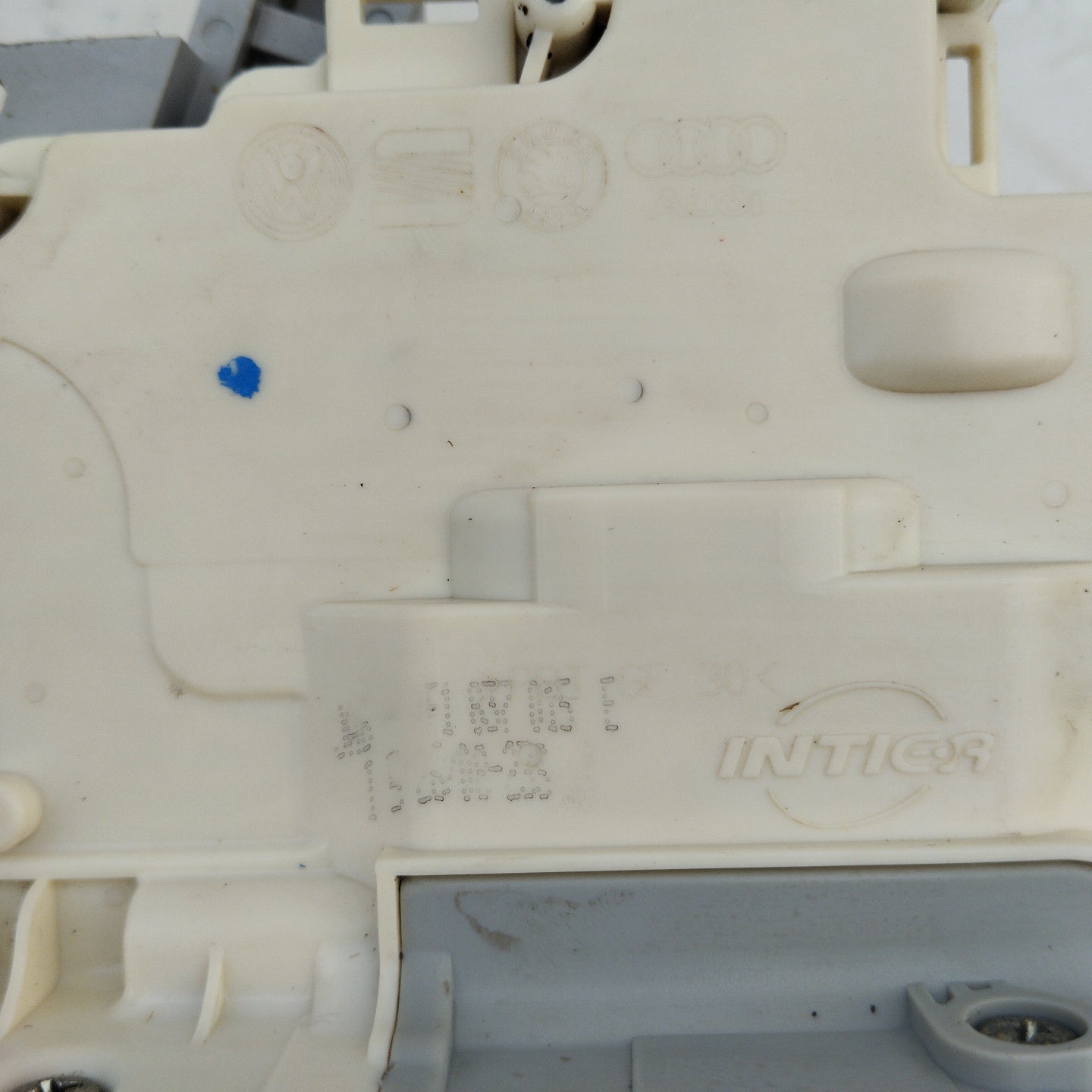 Türschloss vorne links Audi A3 2010 Code: 4f1837015e 9-polig ecoAG3085