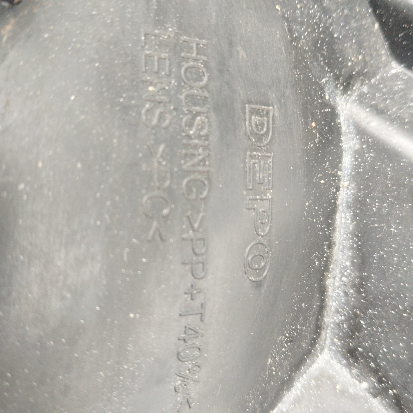 Right front light Renault Clio 2008 black background DEPO ecoAG3091