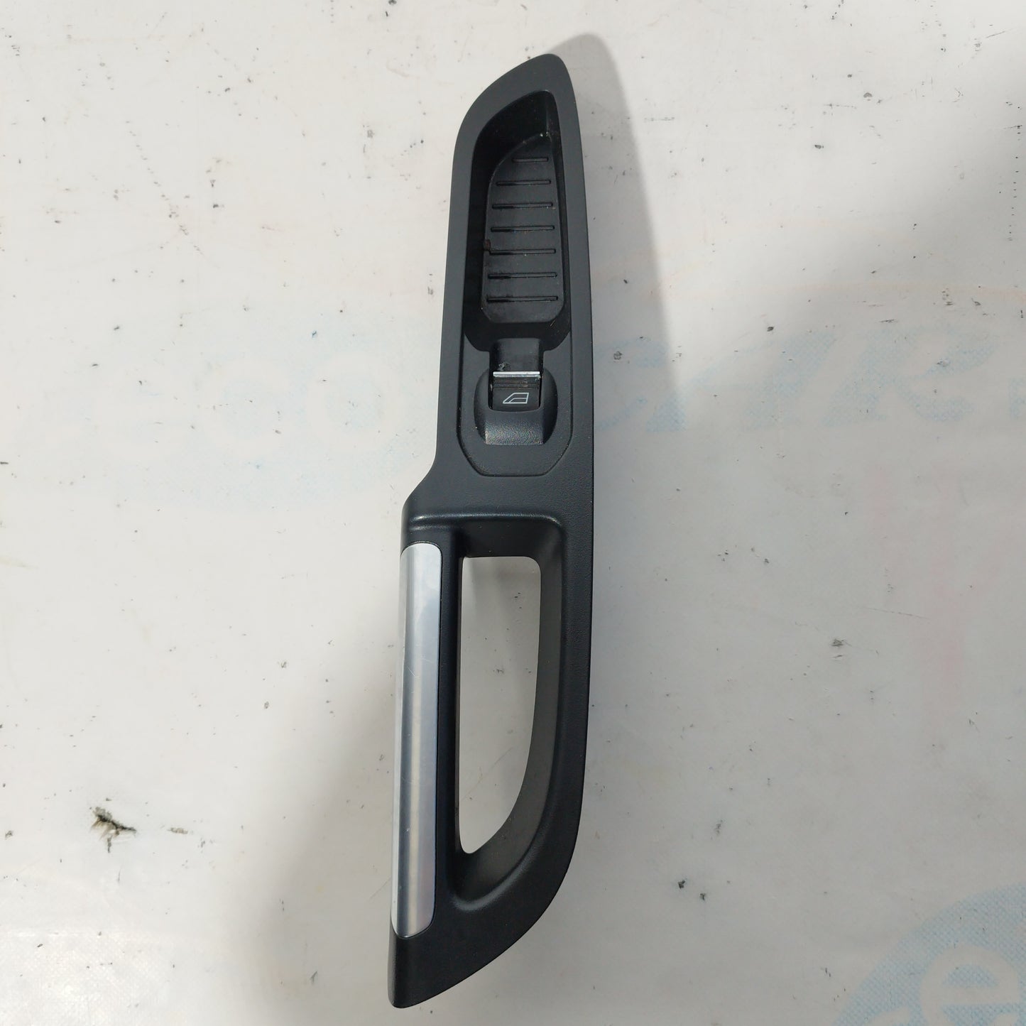 Rechte vordere Tastenleiste Ford C-Max 2011 Code: Am51-r26690-A ecoAC5575