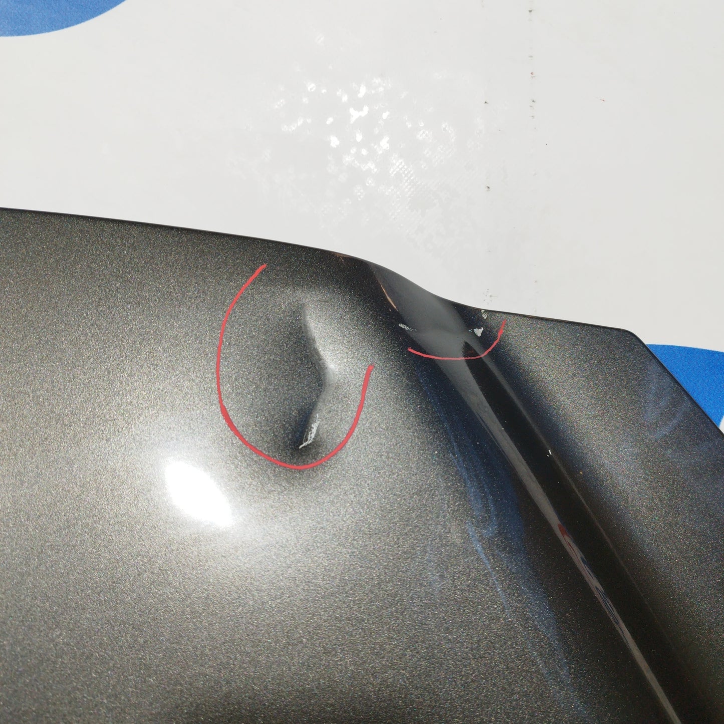 Dark gray bonnet Peugeot 308 2009 ecoAC5593