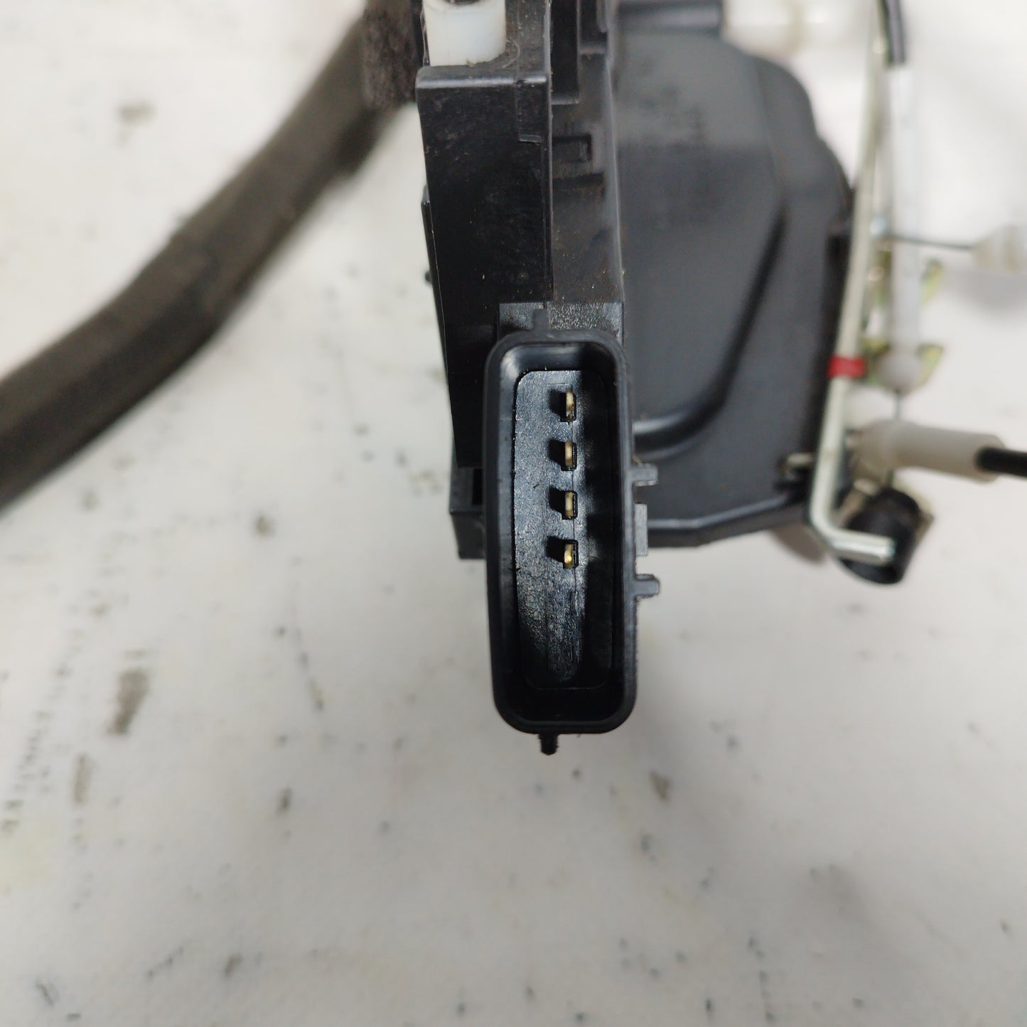 Serratura anteriore sx Nissan Micra k13 2011 4 pin codice: Y24-13440 ecoAC5611