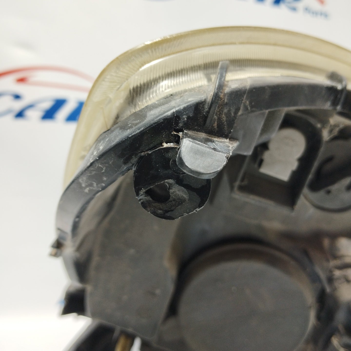 Left front light Renault Clio 2008 light background ecoAG3317