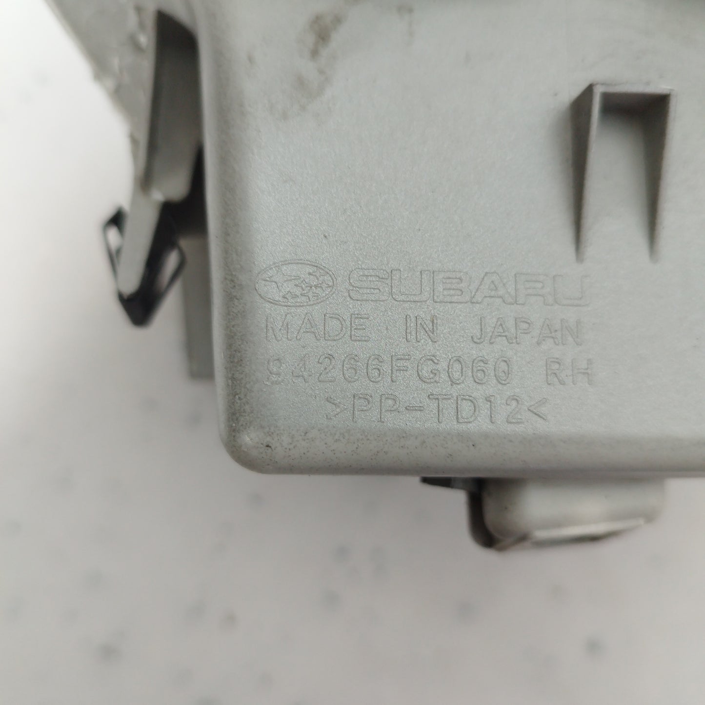 Right front control panel Subaru impreza 2010 5 PIN code: 94266FG060 ecoAC5923