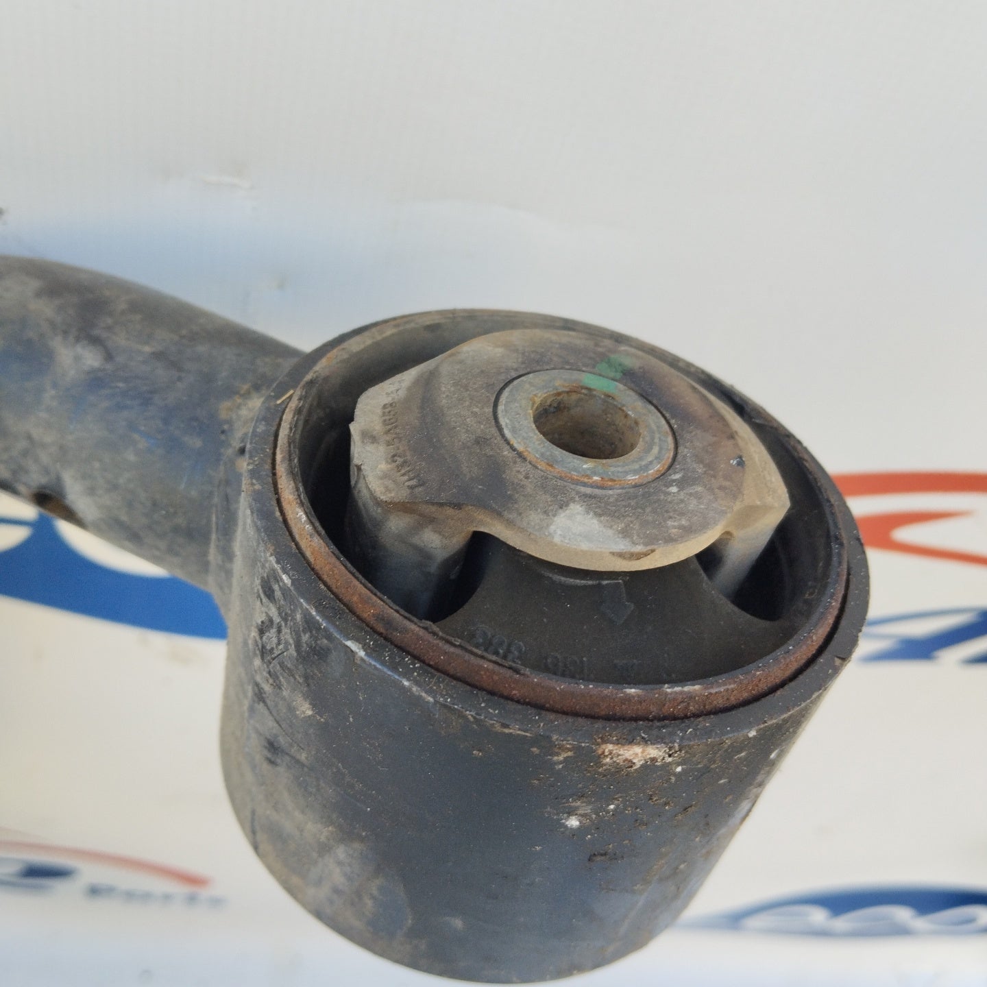 Left rear wheel suspension swinging arm Land Rover Discovery 4 ecoAG3667