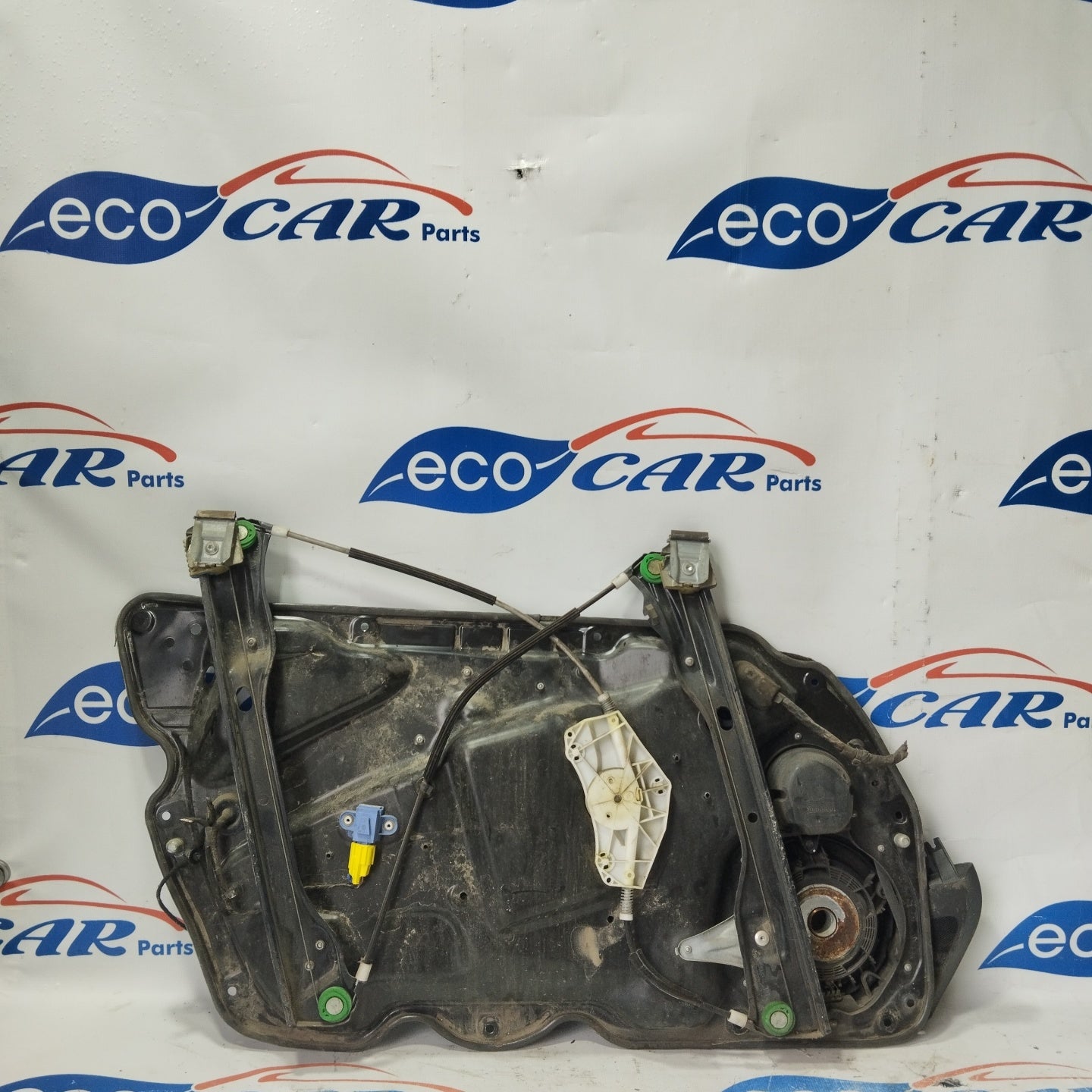 Gepäckträger vorne rechts Volkswagen Passat 2009 Code: 3c1837756c ecoAG3696