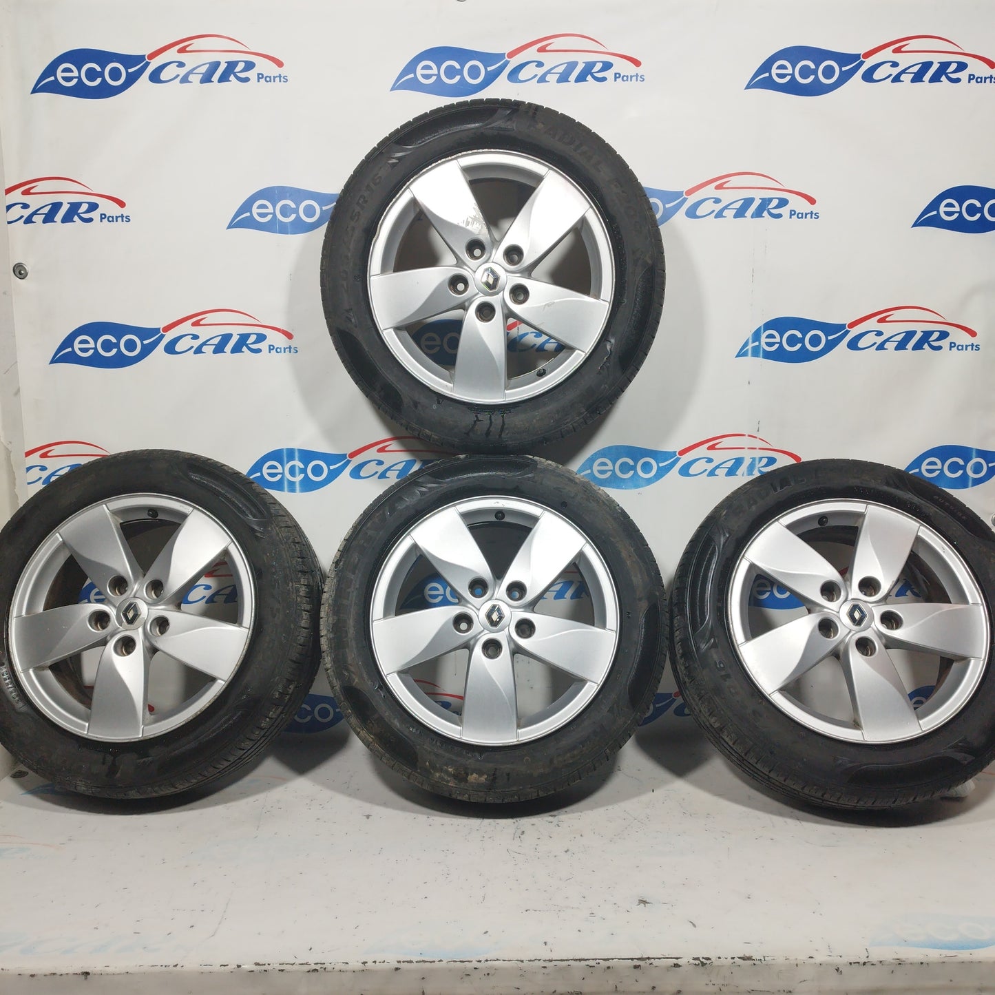 Cerchi in lega completi di gomme Renault Megane 3° Serie 2010 R16 ecoAC6345