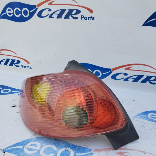 Peugeot 206 linke Rückleuchte, gestreiftes Modell ecoAG3922