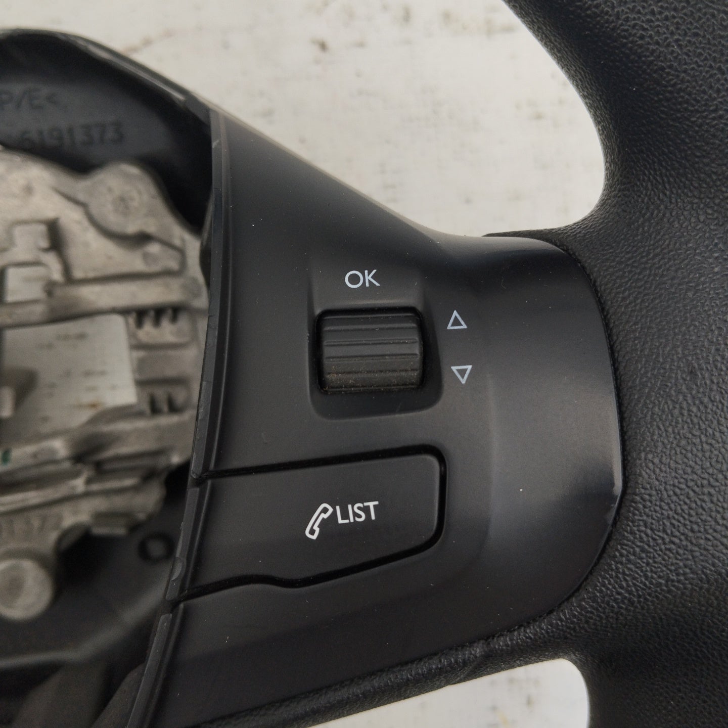 Volante con comandi Peugeot 208 2014 cod: 6191372 ecoAG4029