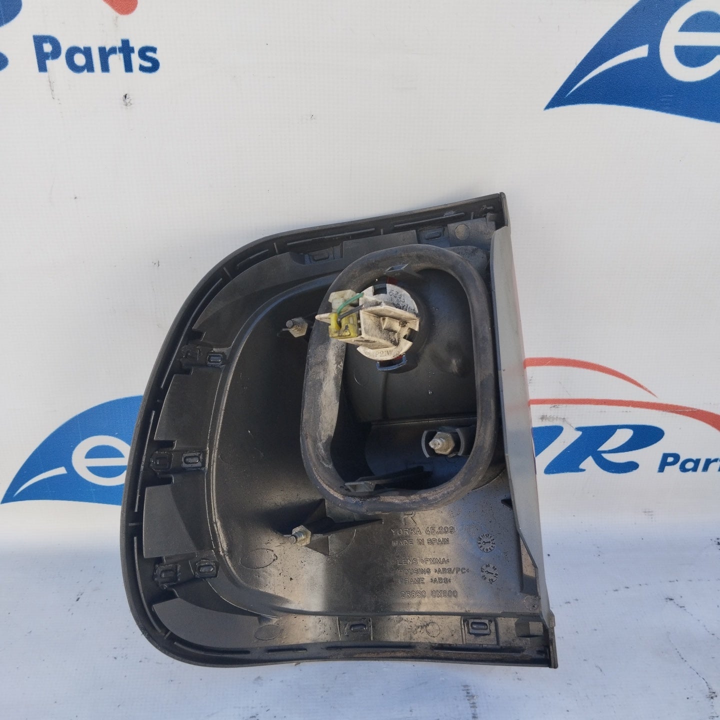 Right rear light Nissan Terrano II ecoAG4231