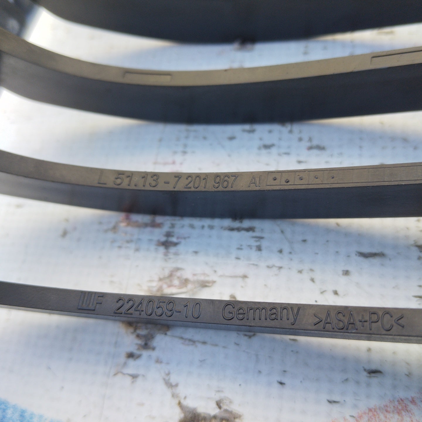 Left front bumper grille BMW Serie 3 E90 cod: 224059-10 ecoAG4291