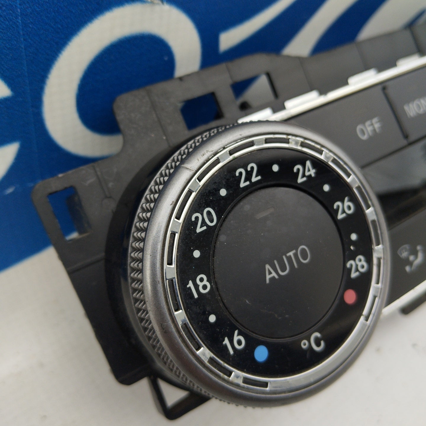 Digitales Klimabedienteil für Mercedes C-Klasse W204, Code 2048308285 ecoAG4063