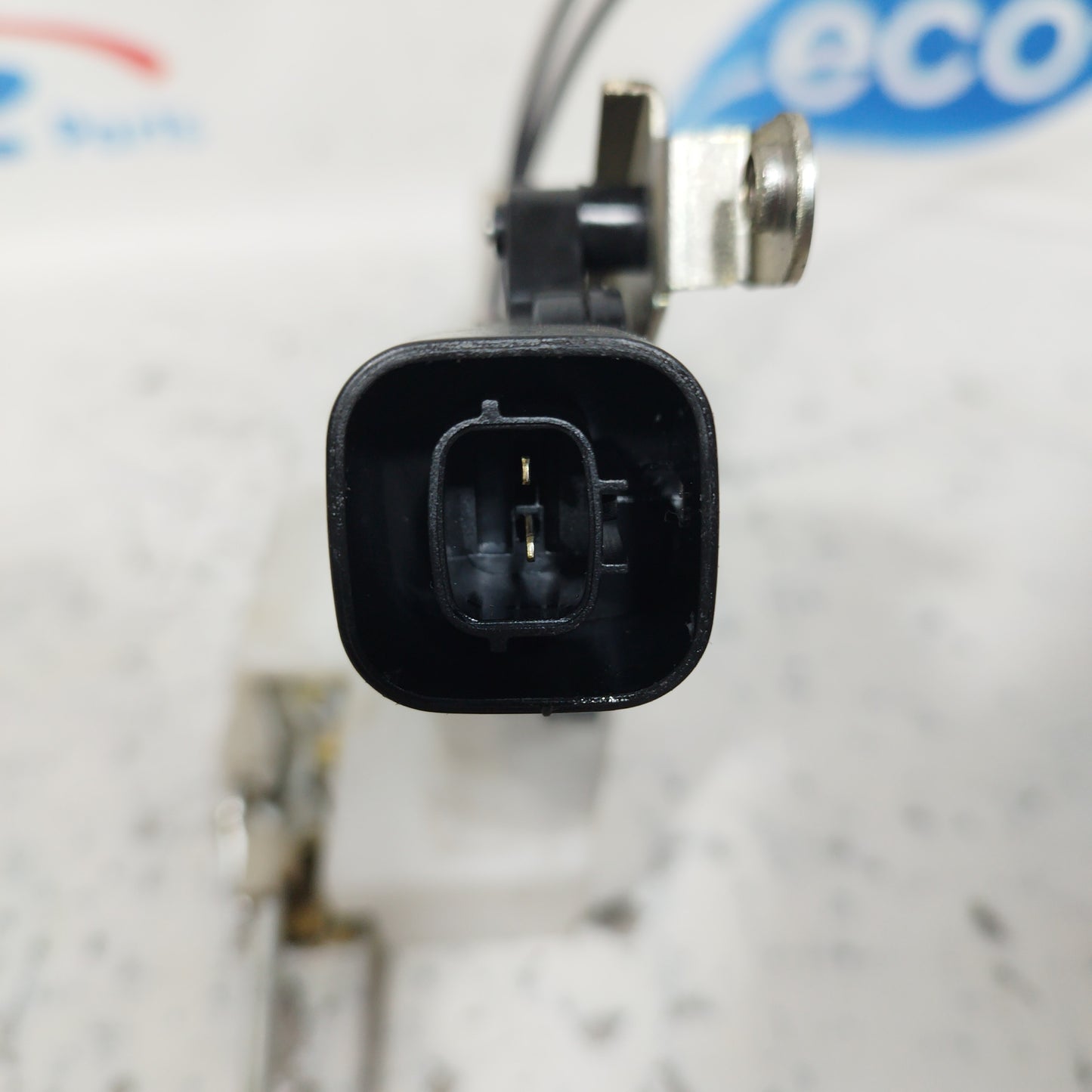 Left front lock complete with handle Nissan Pixo 2010 2 Pin ecoAC7059