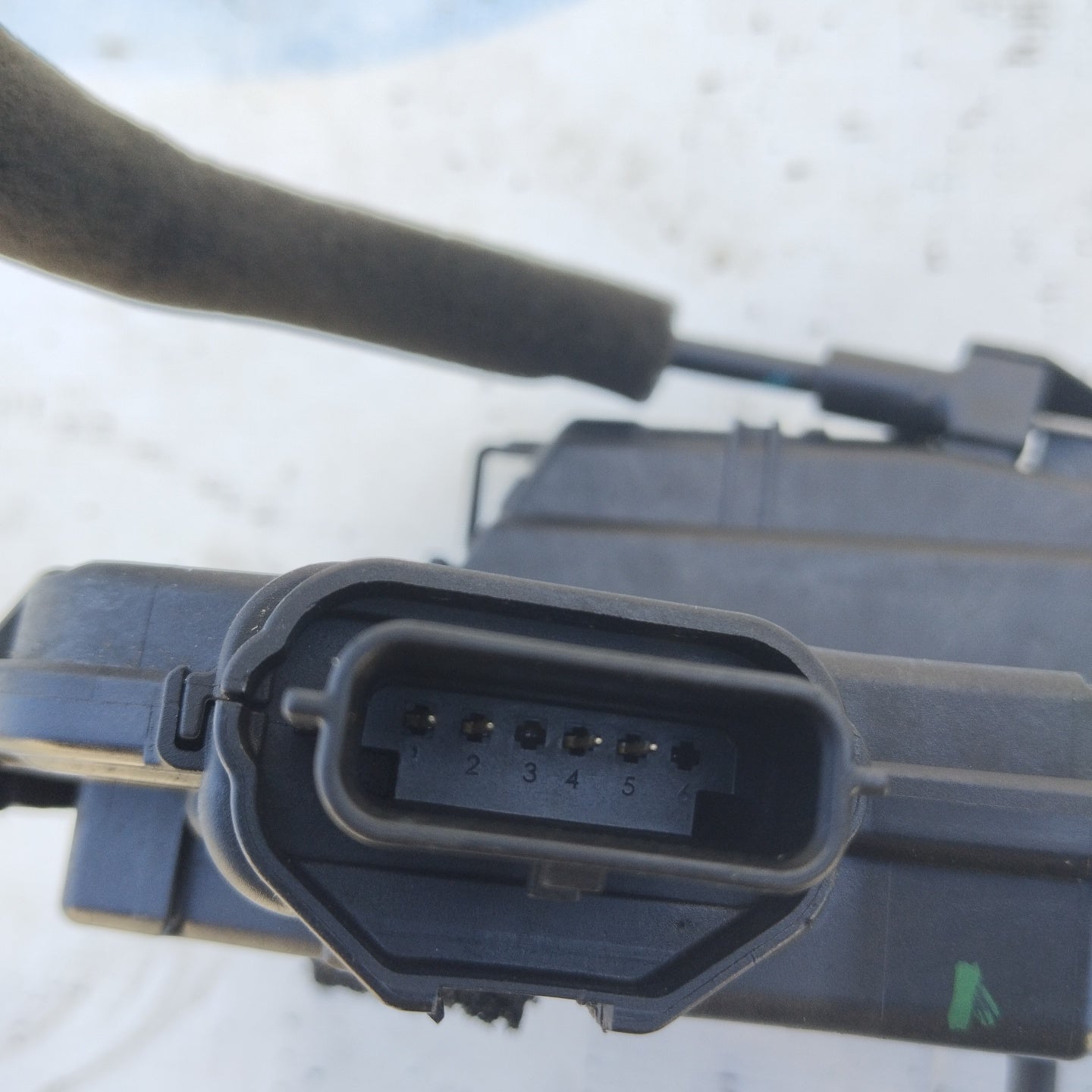 Left rear lock Renault Clio 2016 4 pin code: 825016604r ecoAG4487