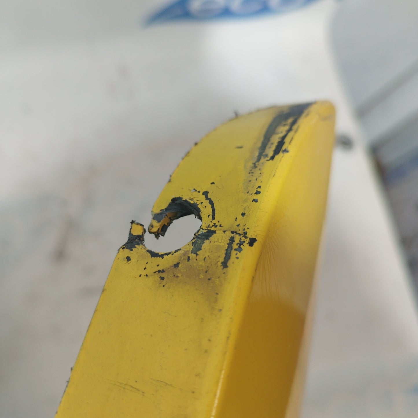 Paraurti anteriore giallo Fiat 600 2004 ecoAC7578