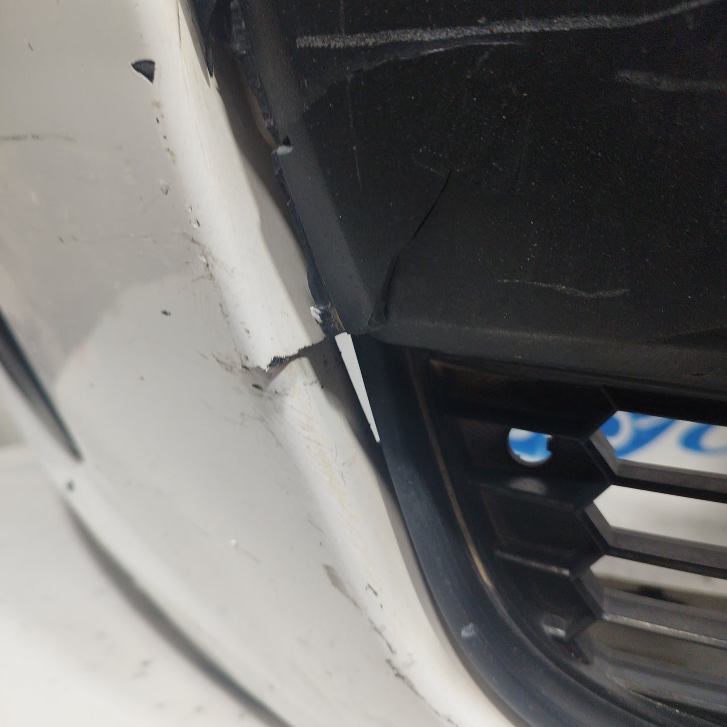 White front bumper Chevrolet Aveo 2013 ecoAC7581