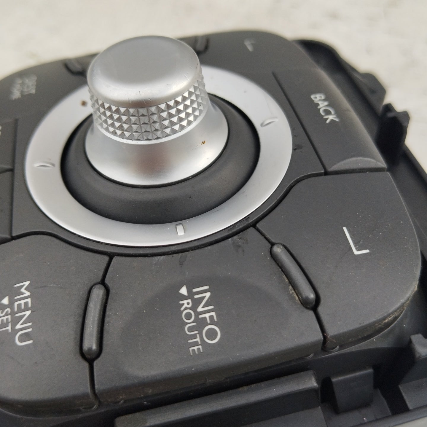 Joystick / Bordcomputer Renault Megane 2010 Code 253b00345r ecoAG5086