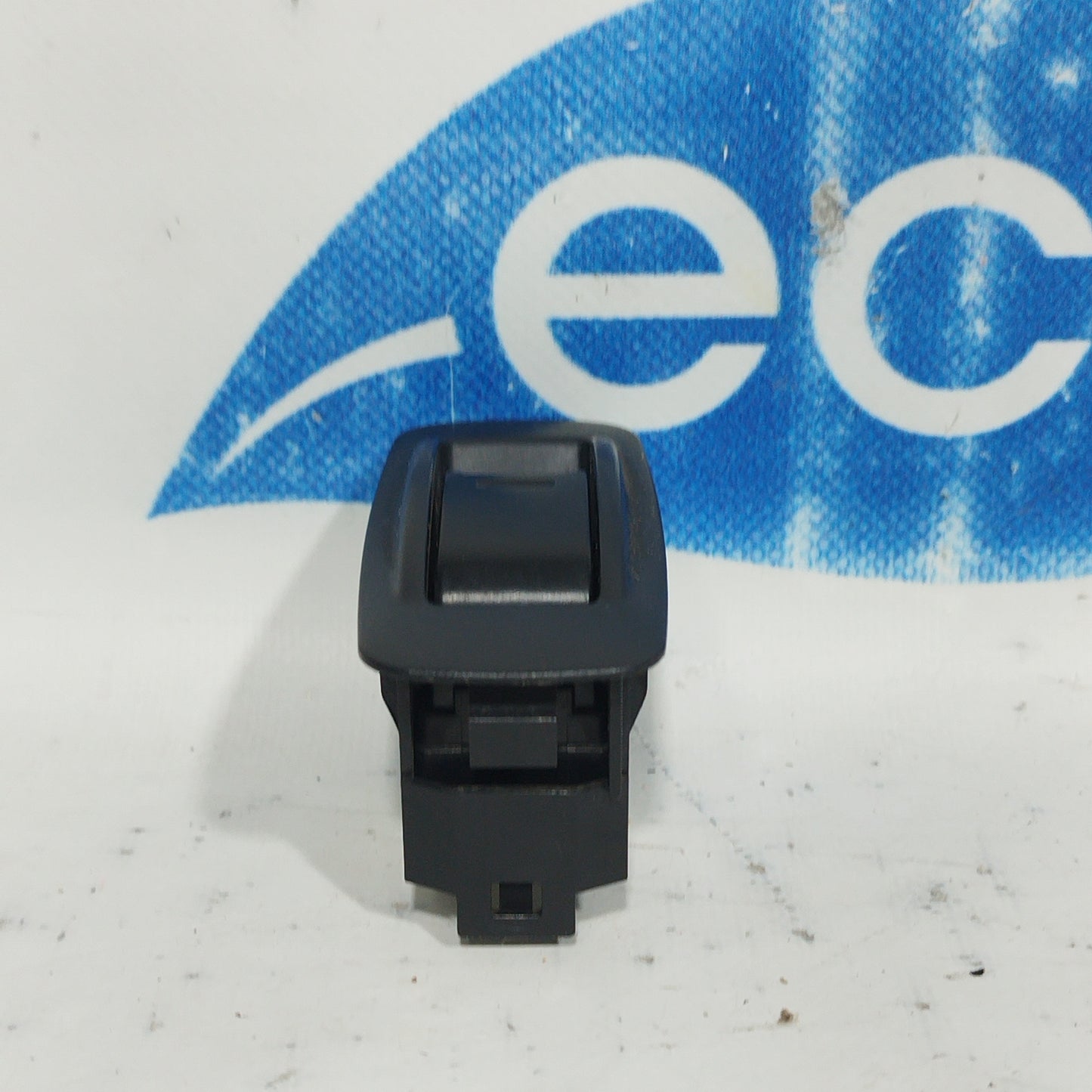 Front right button panel Toyota RAV 4 2005 ecoAC8182